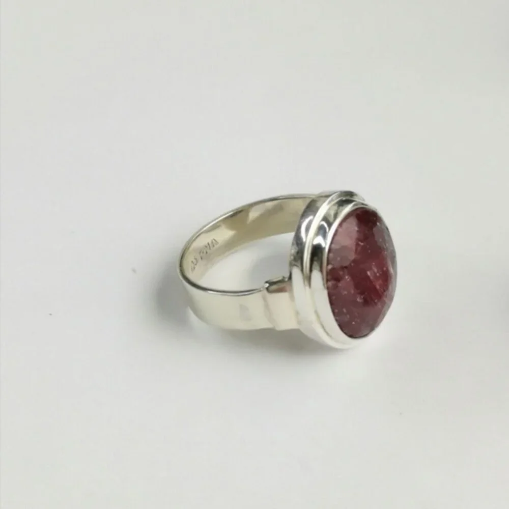 Corundum Ruby gemstone Signet ring in sterling silver - Picture 6 of 8